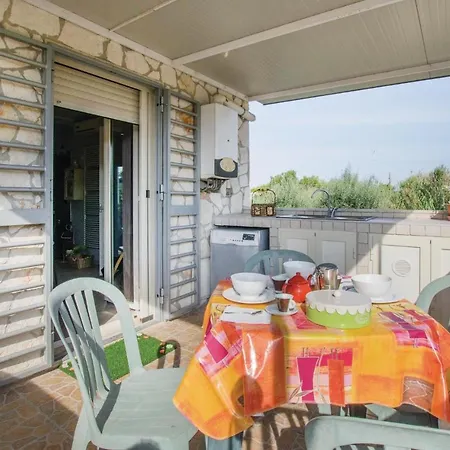 Апартаменты Awesome In With Wifi *