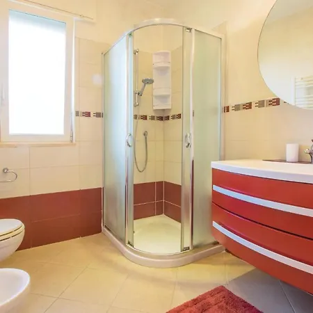 Awesome In With Wifi Бари